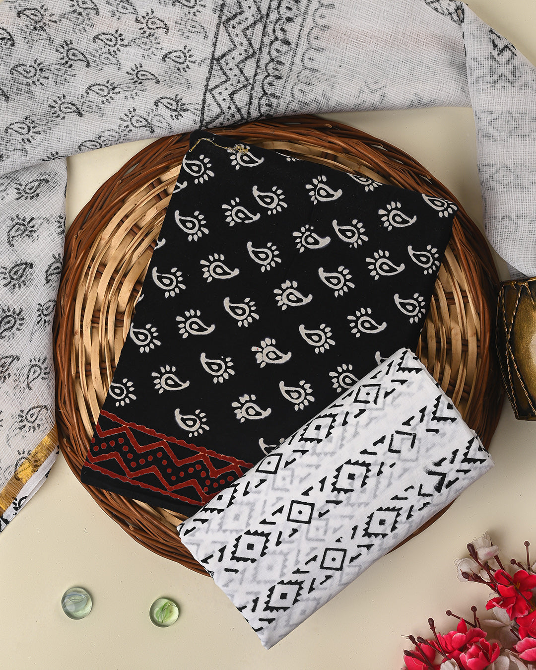 Exclusive White & black Hand Block Printed Cotton Suit With Kota Doria Dupatta BSCOTKO52